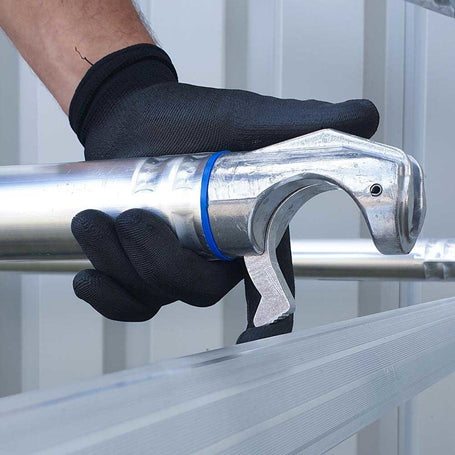 Rolsteiger Basic 75x305 5,2m werkhoogte carbon vloer tegen de gevel