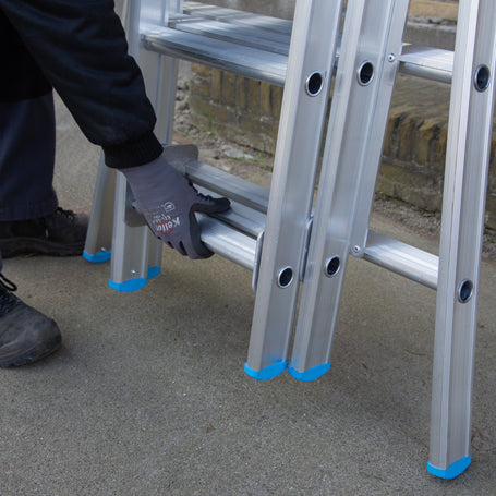 Eurostairs Reform ladder driedelig uitgebogen 3x12 sporten + gevelrollen