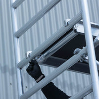 Rolsteiger Basic 135x250 4,2m werkhoogte carbon vloer tegen de gevel