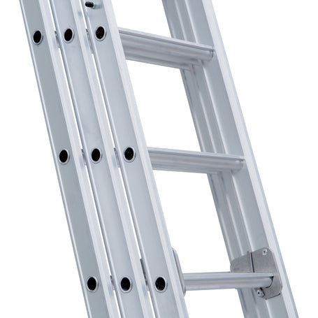 Eurostairs Reform ladder driedelig uitgebogen 3x12 sporten + gevelrollen