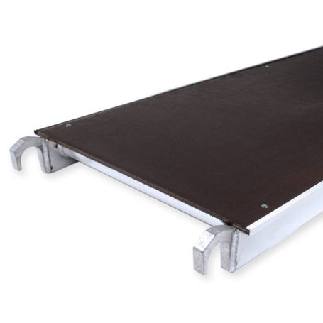 Rolsteiger Professional 75x250 10,2m werkhoogte carbon vloer tegen de gevel