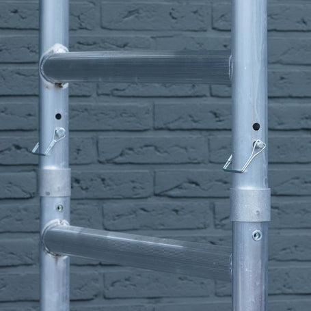 Rolsteiger Basic 135x250 9,2m werkhoogte carbon vloer tegen de gevel