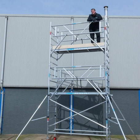 Rolsteiger Basic 75x190 4,2m werkhoogte tegen de gevel