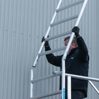Rolsteiger Basic 90x250 9,2m werkhoogte carbon vloer tegen de gevel