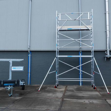 Rolsteiger Basic 135x190 6,2m werkhoogte carbon vloer tegen de gevel