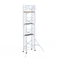 Rolsteiger Basic 90x190 9,2m werkhoogte carbon vloer tegen de gevel