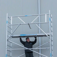 Rolsteiger Basic 135x250 10,2m werkhoogte tegen de gevel