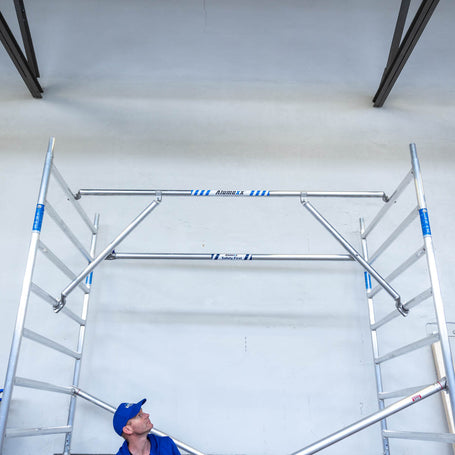 Rolsteiger Alumexx Extra 135x190 10,2m werkhoogte tegen de gevel