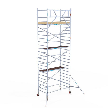 Rolsteiger Basic 135x250 8,2m werkhoogte carbon vloer tegen de gevel
