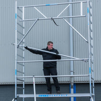 Rolsteiger Basic 75x305 8,2m werkhoogte tegen de gevel