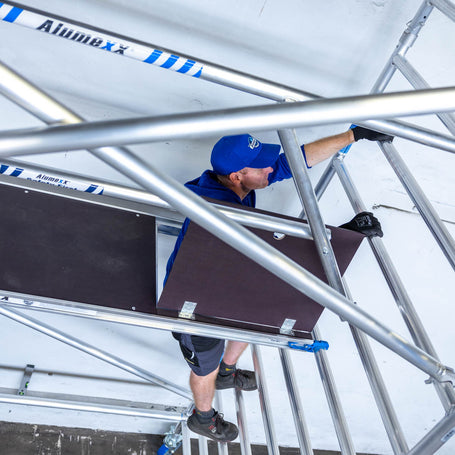 Rolsteiger Alumexx Extra 135x190 10,2m werkhoogte tegen de gevel
