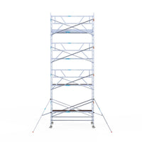 Rolsteiger Professional 135x305 9,2m werkhoogte carbon vloer tegen de gevel